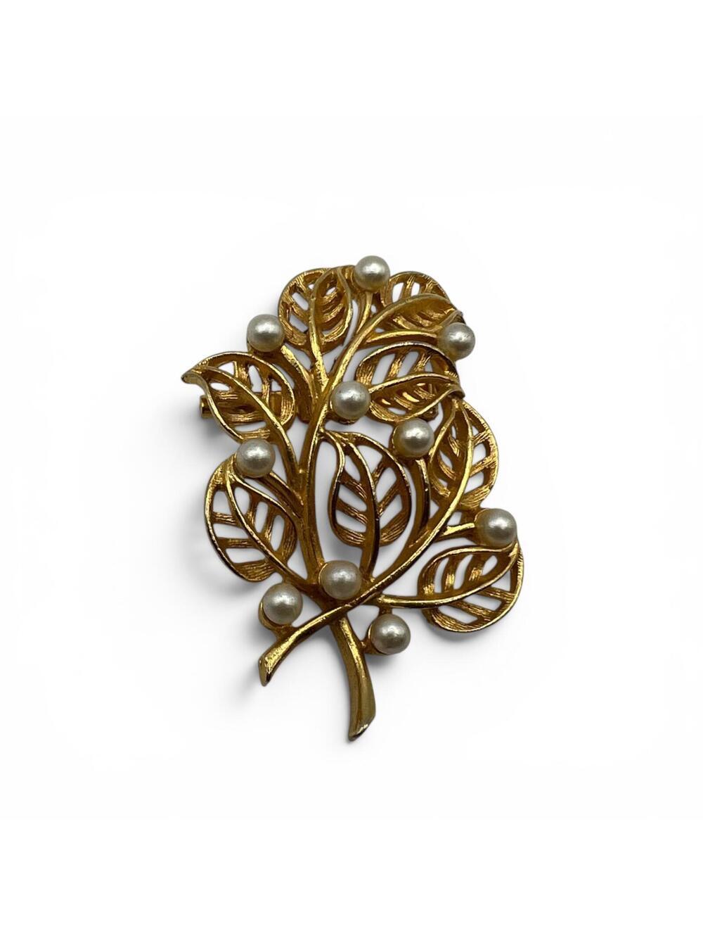 Vintage 70s Gold Tone Leaf Spray Brooch with Faux Pearls